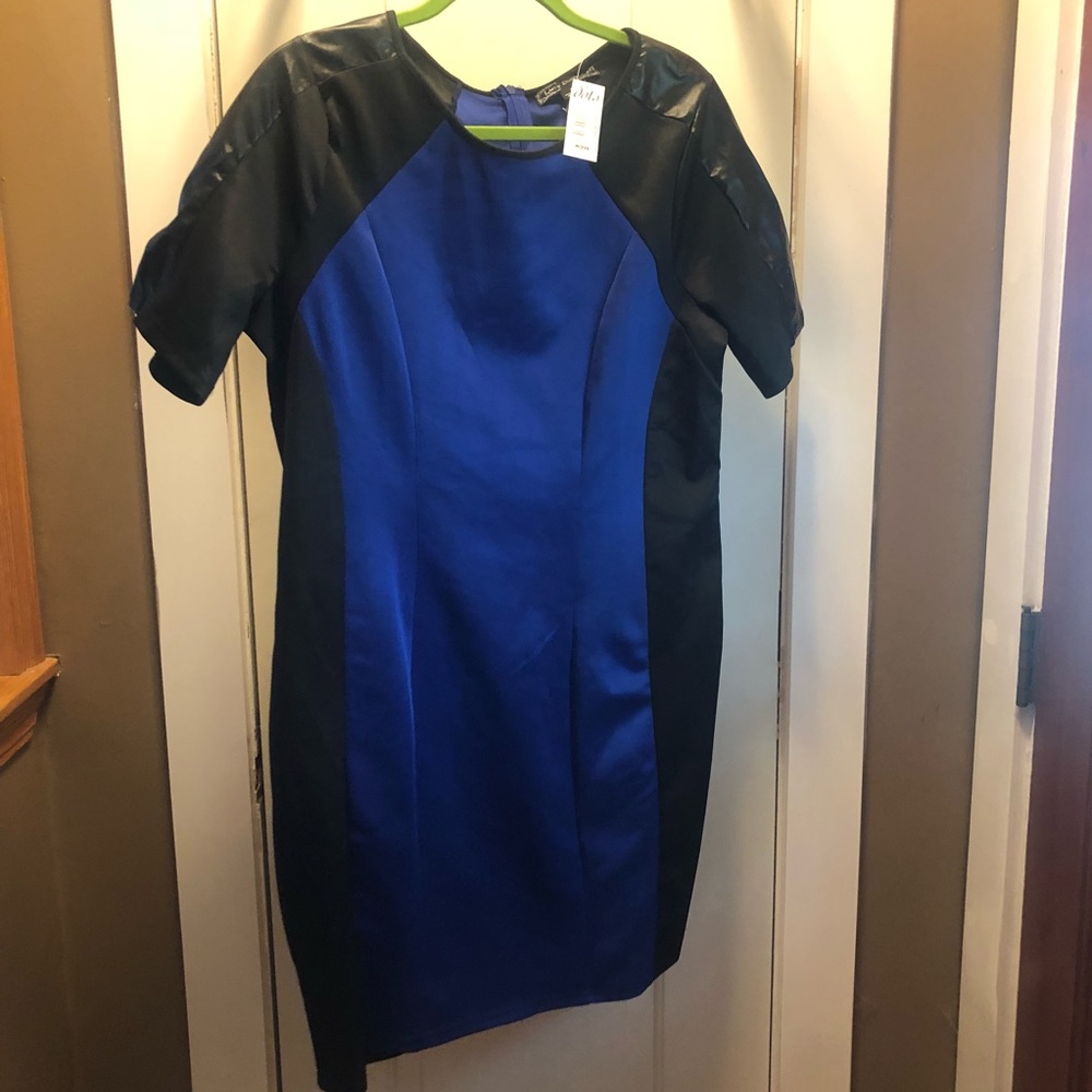 ♦️ 3 Blue and black dress with faux leather sleeve